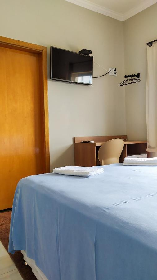 Pouso Oliveira Suites São João Batista do Glória Buitenkant foto