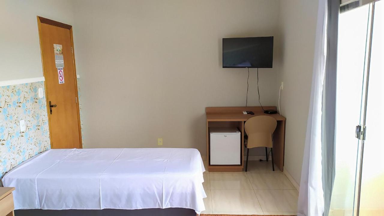 Pouso Oliveira Suites São João Batista do Glória Buitenkant foto