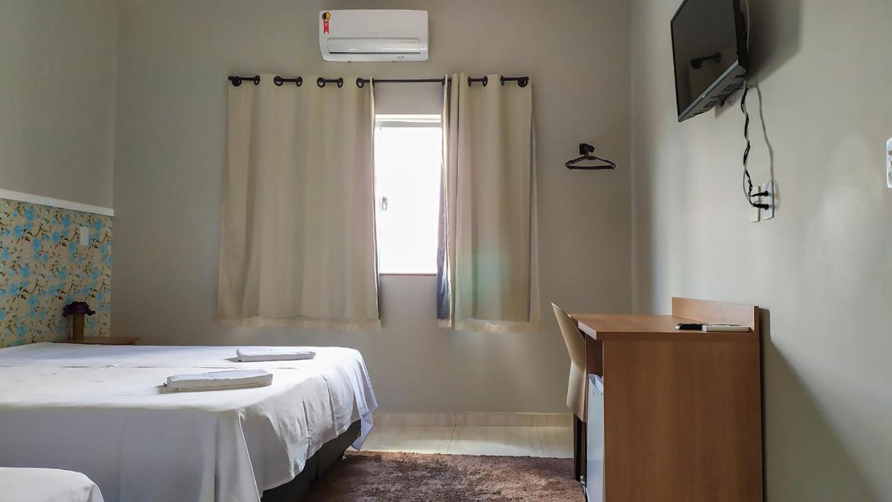 Pouso Oliveira Suites São João Batista do Glória Buitenkant foto