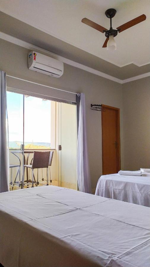 Pouso Oliveira Suites São João Batista do Glória Buitenkant foto