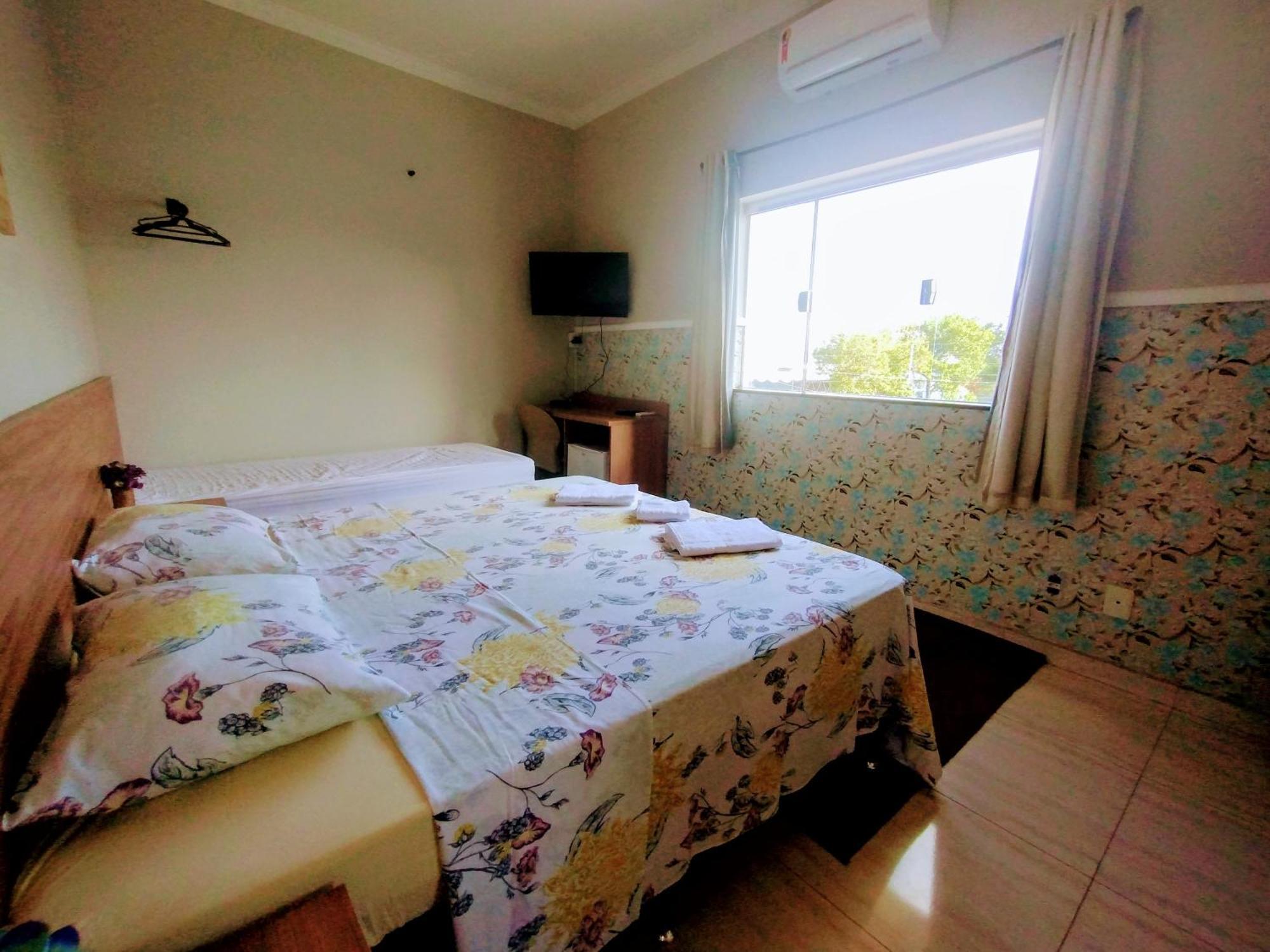 Pouso Oliveira Suites São João Batista do Glória Buitenkant foto